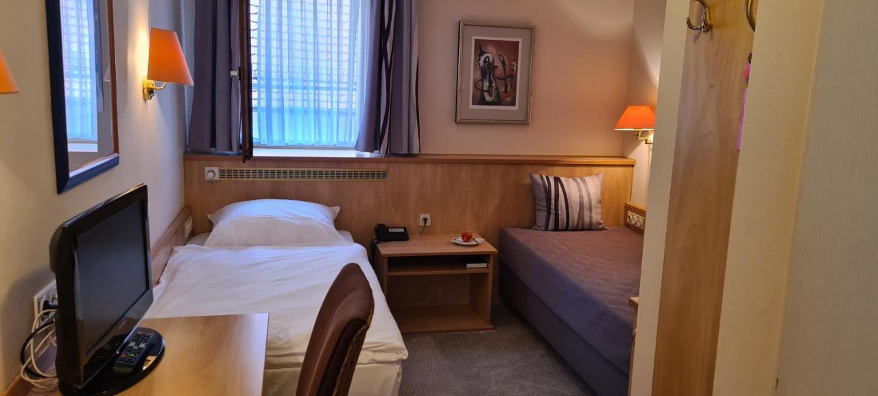 Hotel Garni "Am Ellinger Tor" Weissenburg in Bayern Luaran gambar
